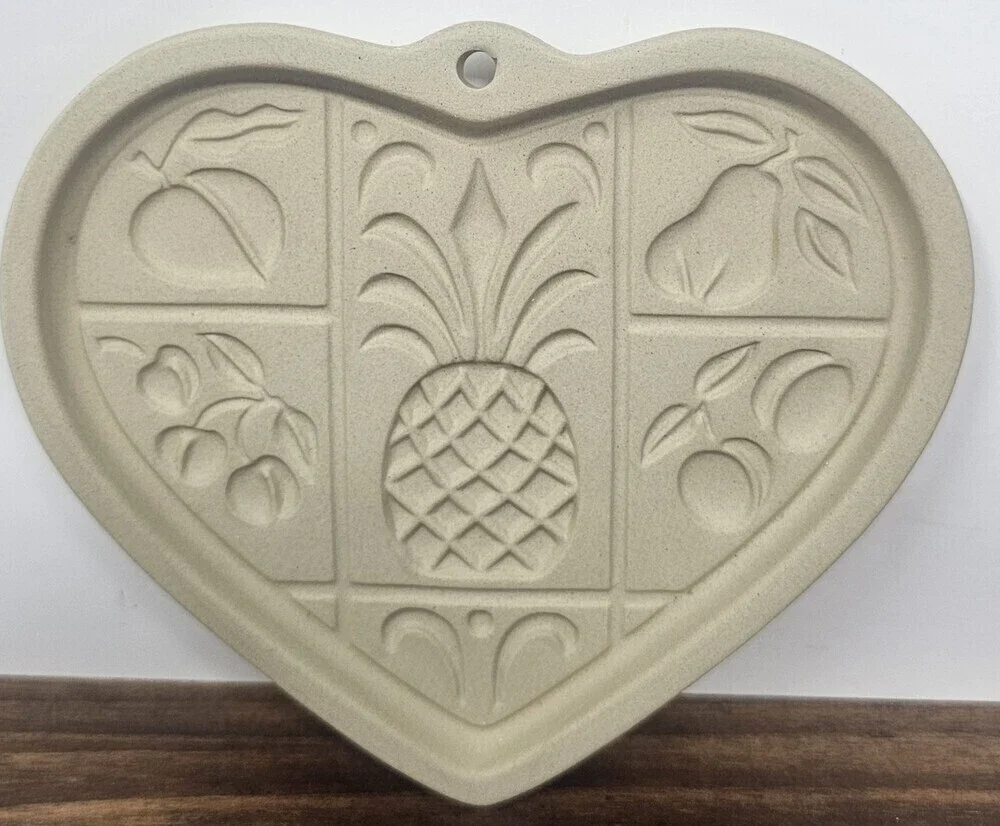 The Pampered Chef Vtg 2001 Hospitality Heart Pineapple Stoneware Cookie Mold NIB